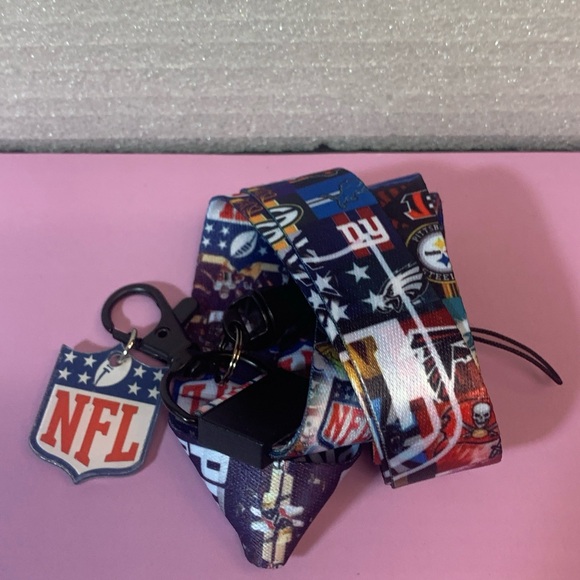 NFL Philadelphia Eagles 🦅 Football 🏈 Landyard - Picture 3 of 6